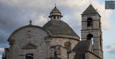 Cupole a trullo, affreschi e un dipinto miracoloso:  la chiesa del Santissimo Crocifisso di Bitonto